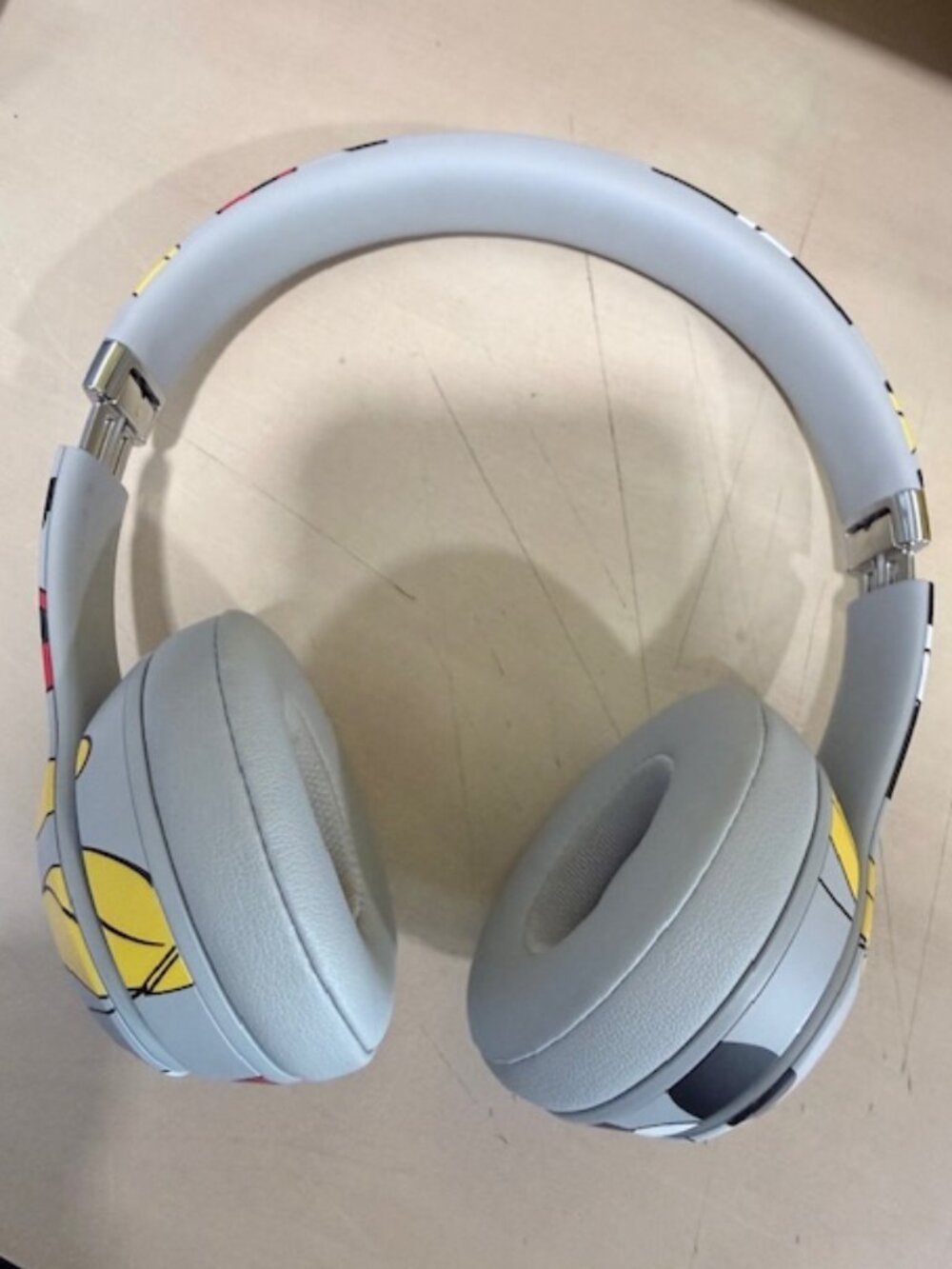 Disney Mickey Mouse Beats by Dre Over-Ear Limited Ed. Headphones With WIRES - Picture 5 of 9